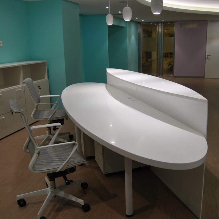 Entrada del Hospital Infantil de Zaragoza: instalación Presenti