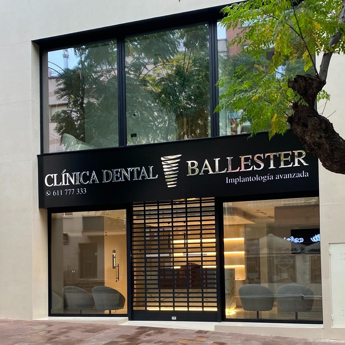 Clínica Dental Ballester en Viladecans Barcelona amueblada por Presenti Mobiliario
