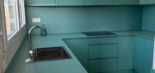 Cocinas Abiertas al Salón: Cómo Dimensionarlas Correctamente 4 Cocinas Abiertas al Salón: Cómo Dimensionarlas Correctamente