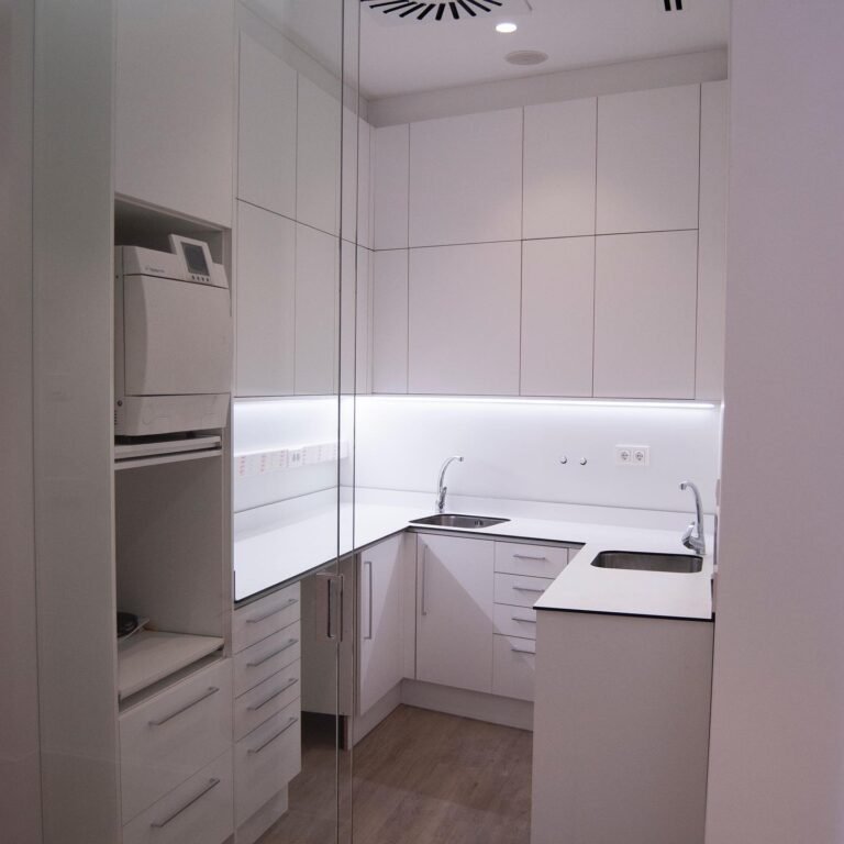 Sala de esterilización dental fabricada a medida