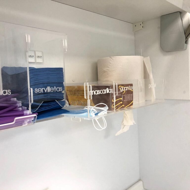 Dispensador de desechables a medida para gabinete dental