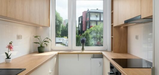Cocinas Pequeñas en Zaragoza: 8 Trucos para Sacar más Metros
