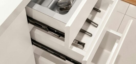 Almacenaje en Cocinas a Medida: 10 Soluciones que Optimizan Cada Centímetro 2 Almacenaje en Cocinas a Medida: 10 Soluciones que Optimizan Cada Centímetro